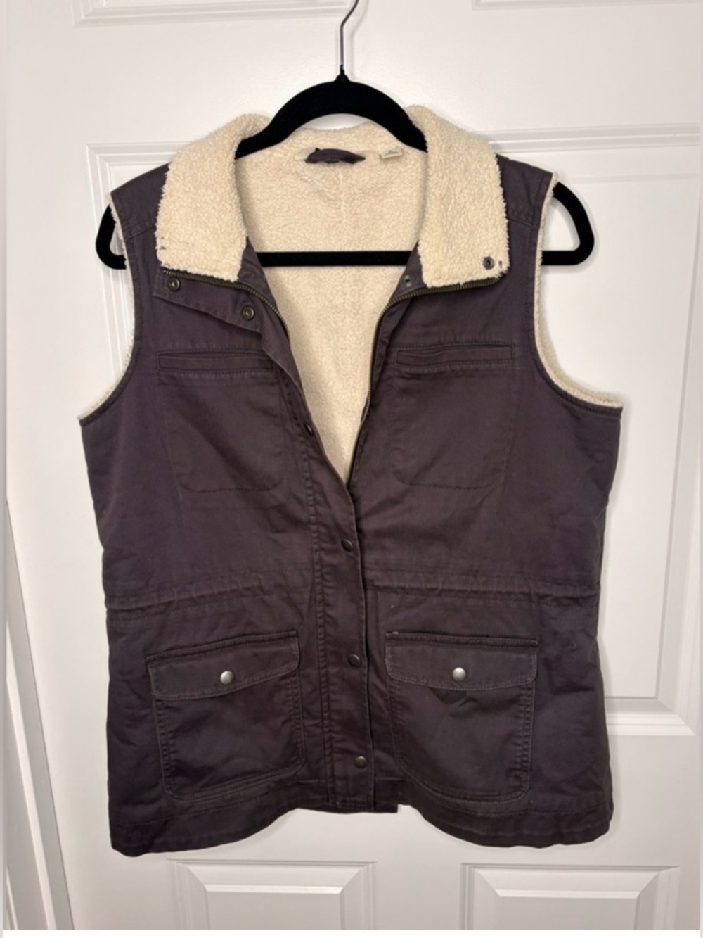 L.L. Bean Sherpa Lined Vest Women Small